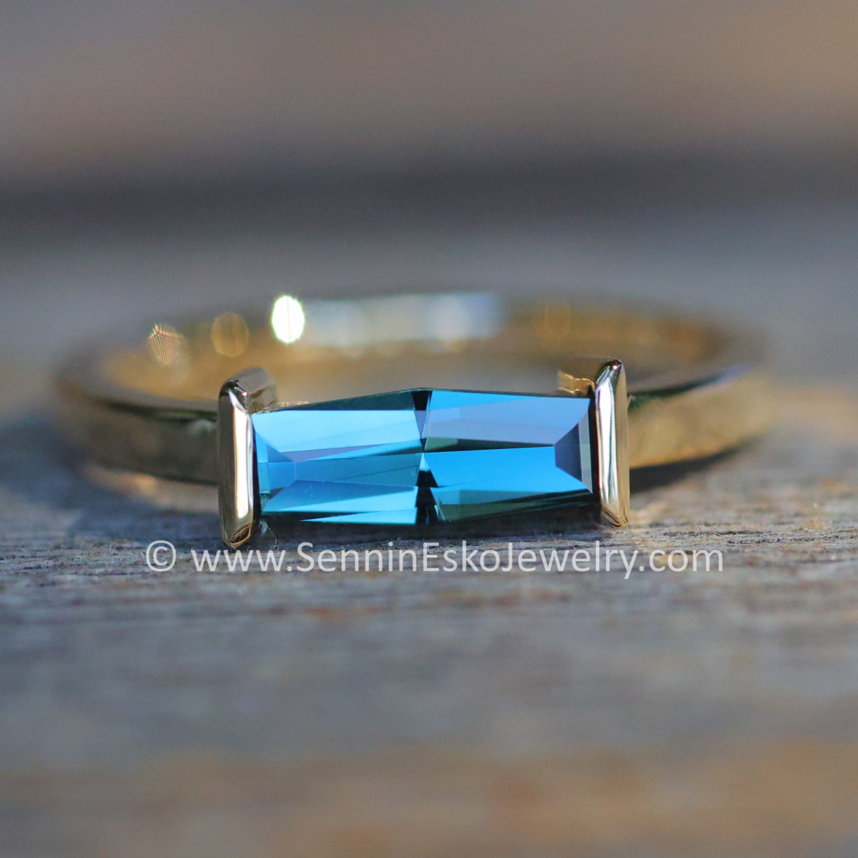 ★DEINET★ SHELL BOLD RING IN GOLD 9T5A3796_1.jpg?v=1697041722