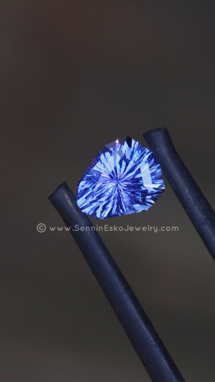 1.2 Carat Indigo Sapphire Arrowhead - 7.2x5.8mm - Esko Universe Cut ™