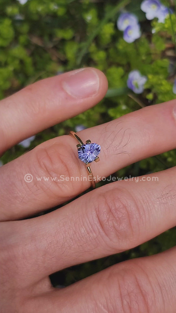 1.2 Carat Indigo Sapphire Arrowhead - 7.2x5.8mm - Esko Universe Cut ™