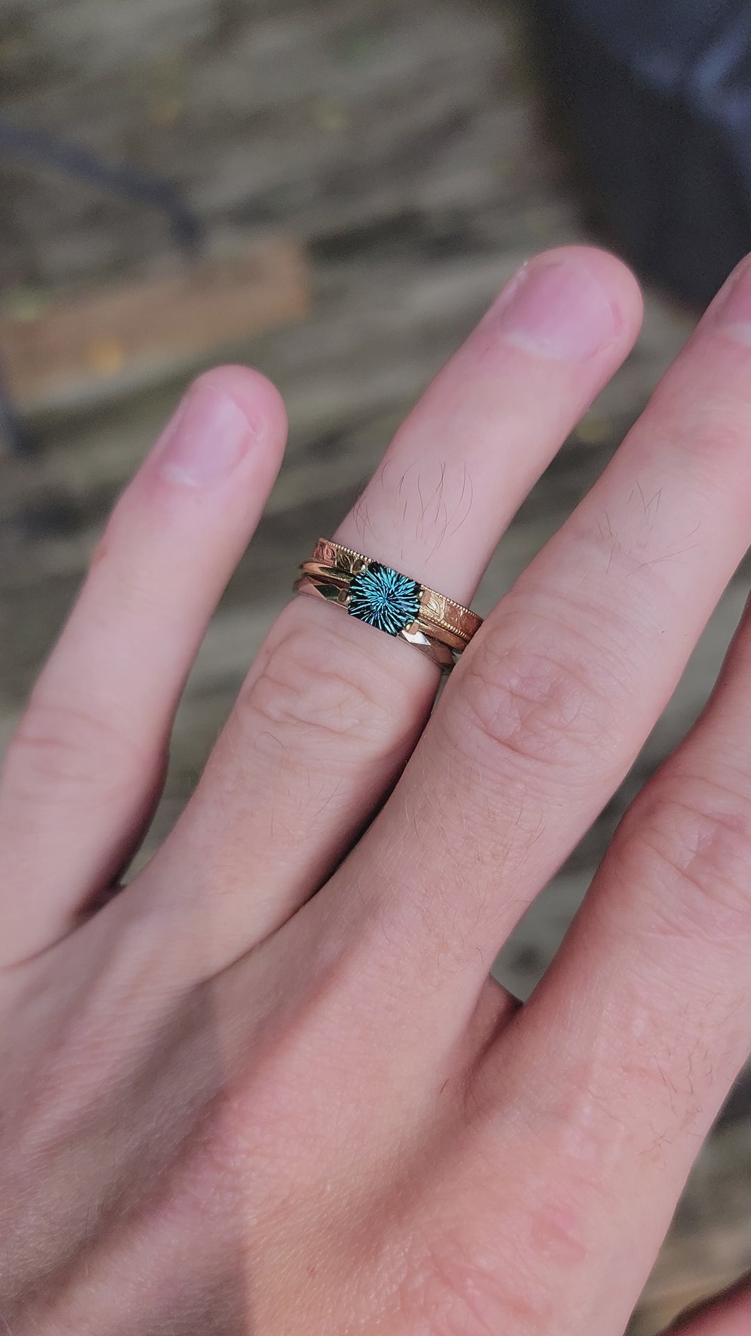 Sonderanfertigung - 1,68 Karat Saphir-Ring mit geteiltem Schaft