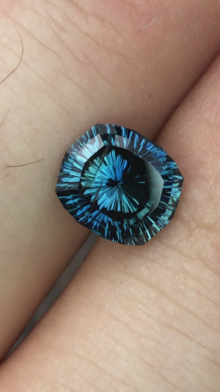 Blue Green Sapphire Fantasy Cut 7.9x6.8mm - 2 carats - Nigerian Sapphire - Large Sapphire