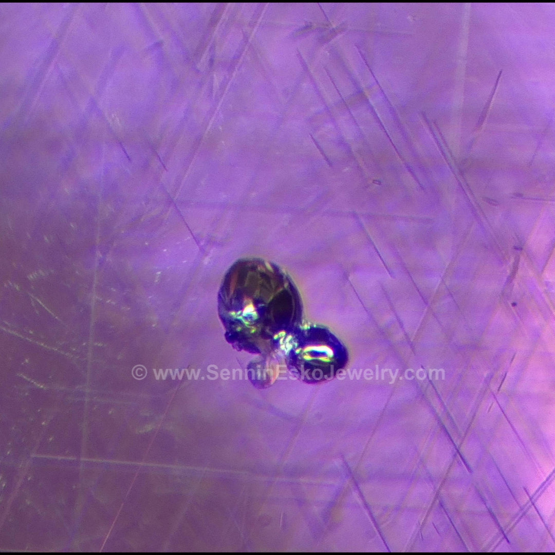 Check out these gem inclusions I photographed! Sennin Esko Jewelry