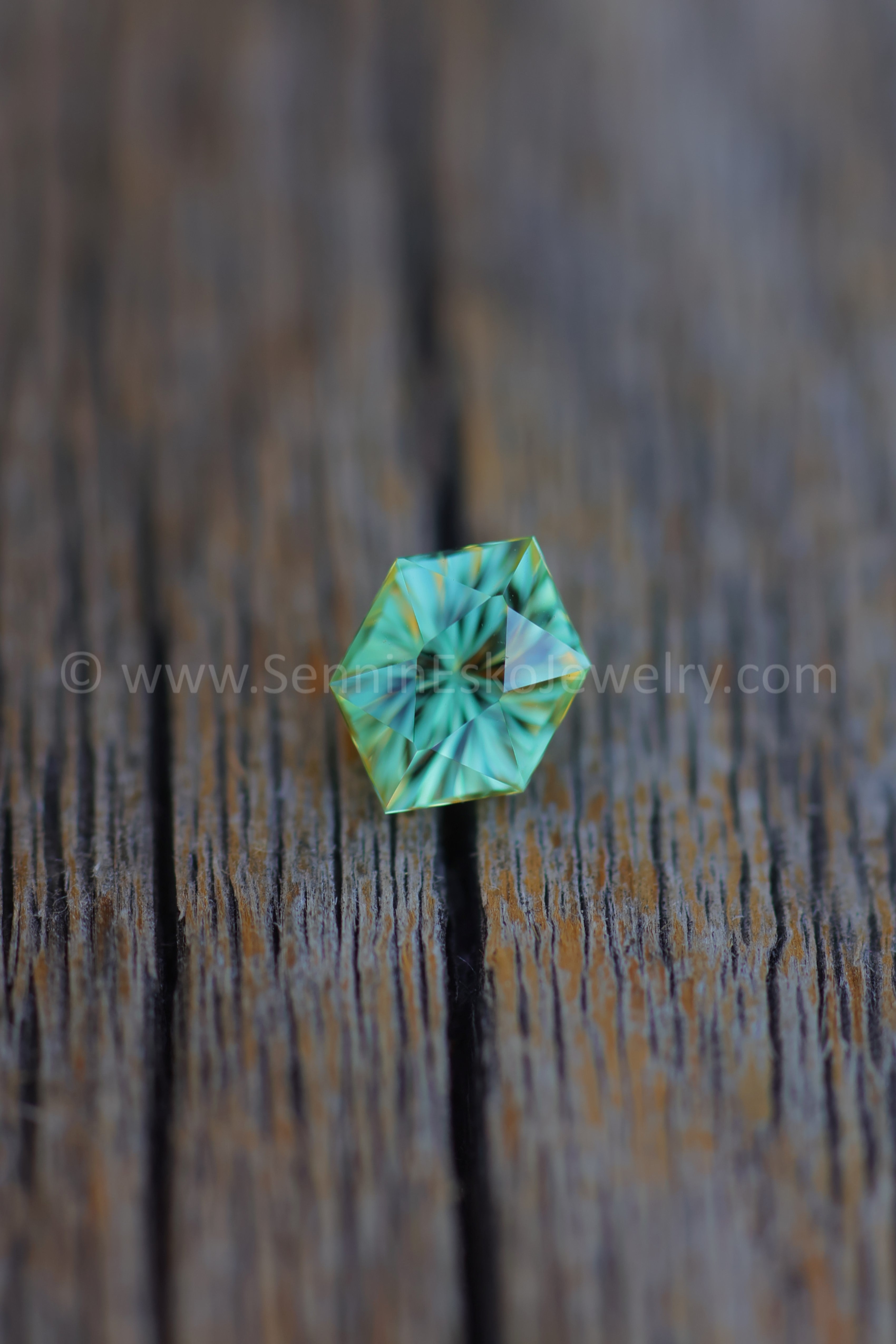 天然石Gemstone 1.4 Carat Mint Tourmaline Hexagon - 8.4x6mm - Galaxy Cut – Sennin