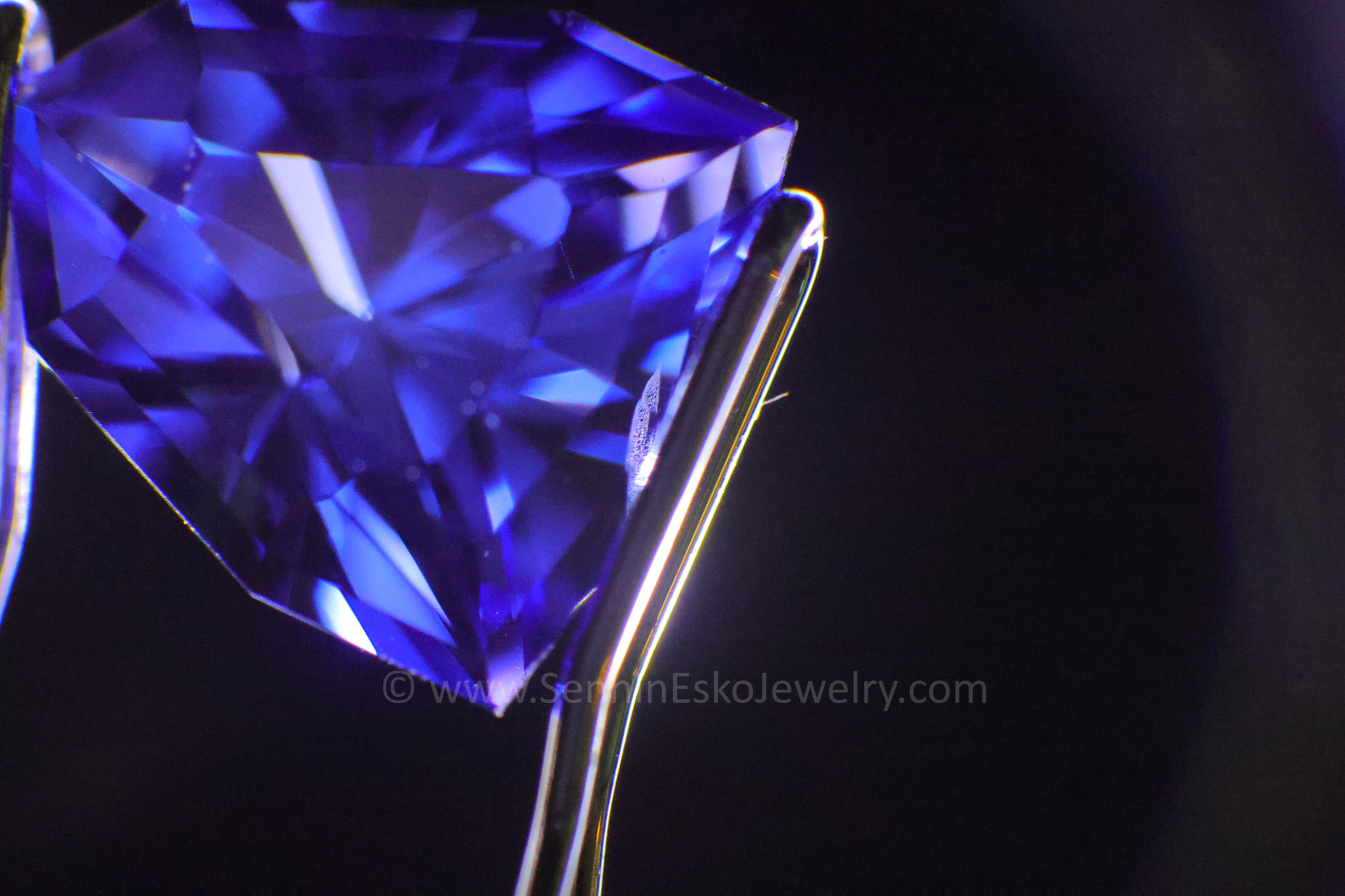 Blue hot sale violet tanzanite