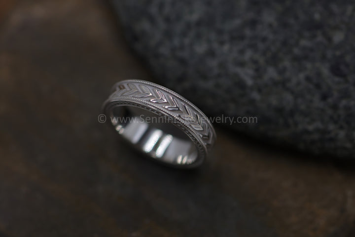 PRÊT À EXPÉDIER Double Chevron Infinity Ring, Design continu, Taille 9