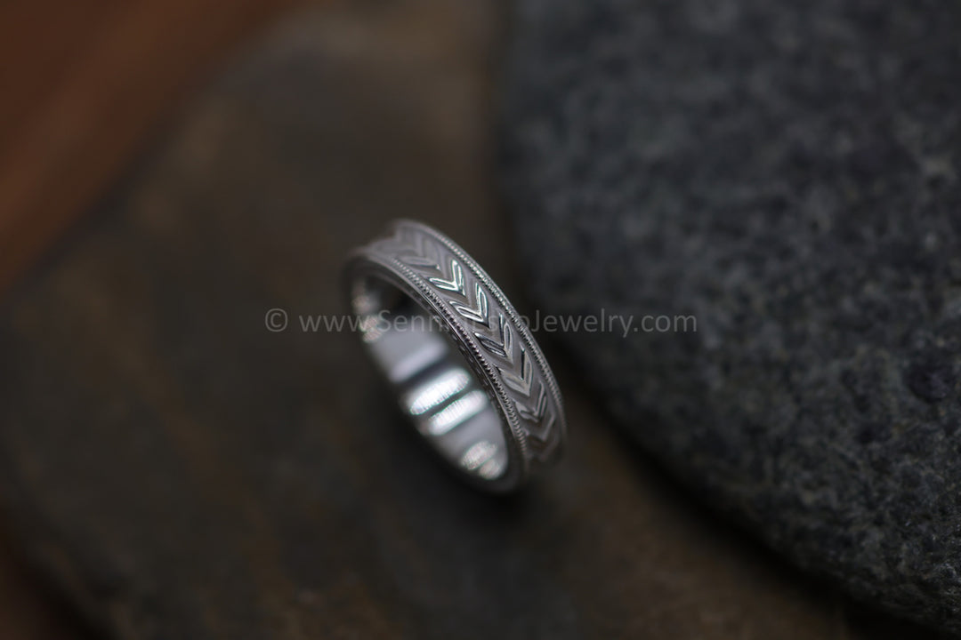 PRÊT À EXPÉDIER Double Chevron Infinity Ring, Design continu, Taille 9