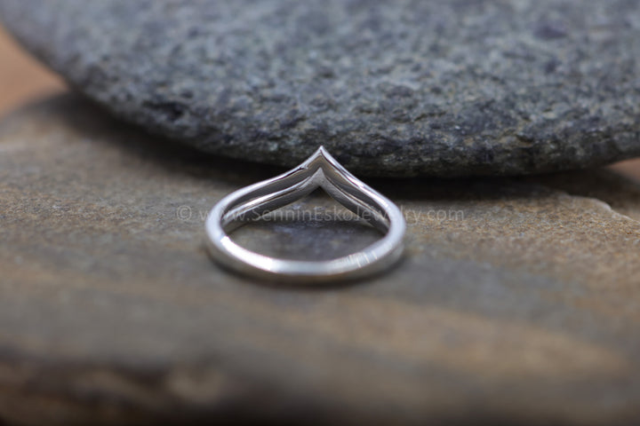 PRÊT À EXPÉDIER Bague Double Chevron, Taille 7,5