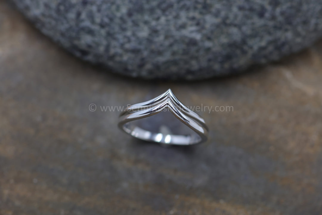 PRÊT À EXPÉDIER Bague Double Chevron, Taille 7,5