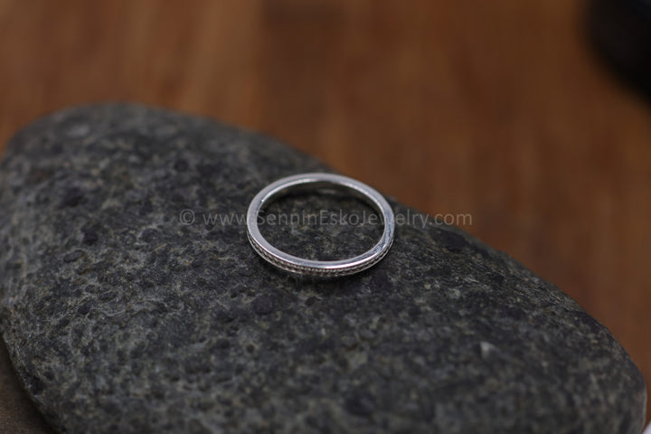 PRÊT À ÊTRE EXPÉDIER Bague empilable perlée maigre, taille 6,5