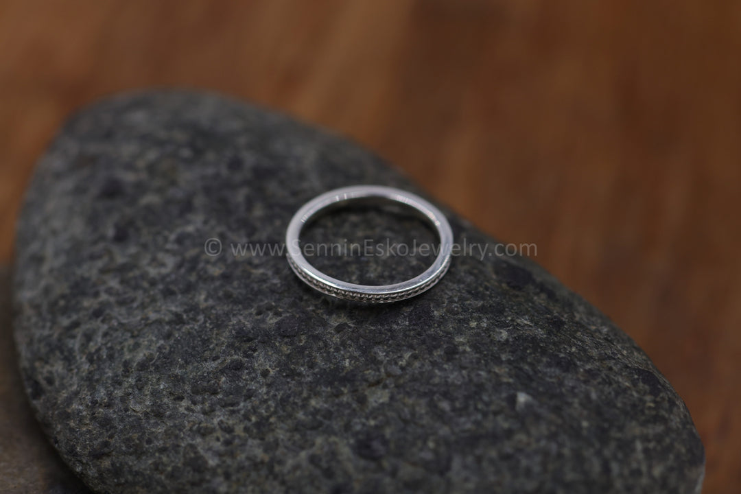 PRÊT À ÊTRE EXPÉDIER Bague empilable perlée maigre, taille 6,5