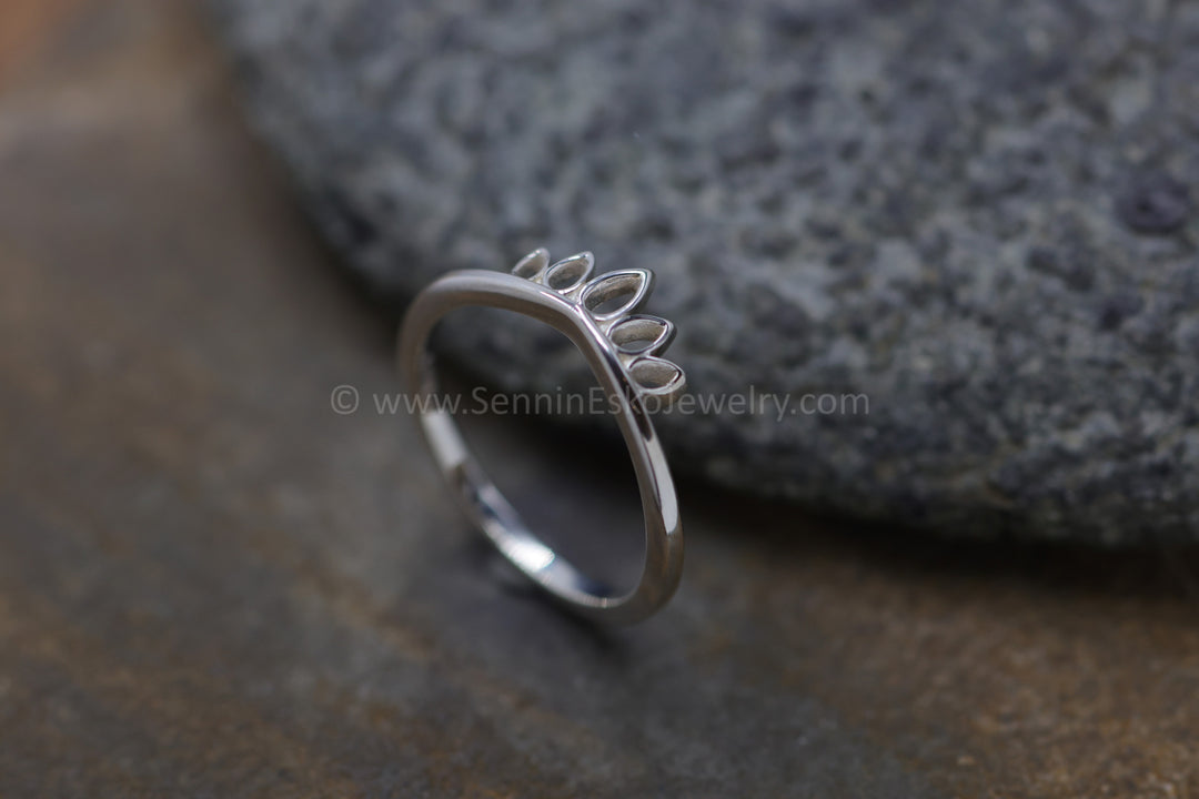 PRÊT À EXPÉDIER Bague inspirée de la couronne simple en argent, taille 7