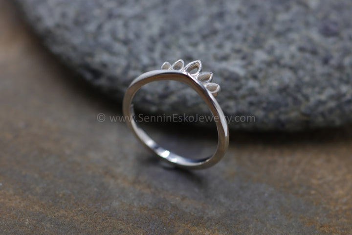 PRÊT À EXPÉDIER Bague inspirée de la couronne simple en argent, taille 7