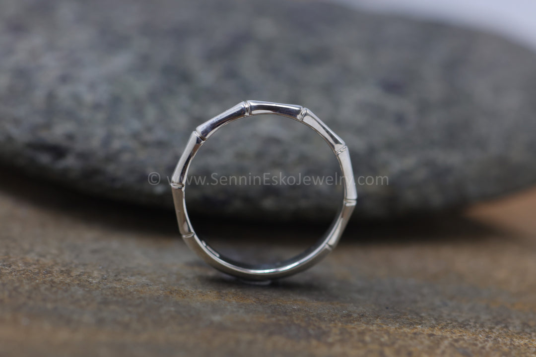 VERSANDFERTIG: Silberner Ring mit Blumenzweig, Größe 7