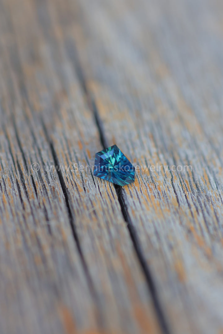 1 Carat Deep Blue/Green Sapphire Kite - 7.2 x 5.6mm - Esko Universe Cut ™