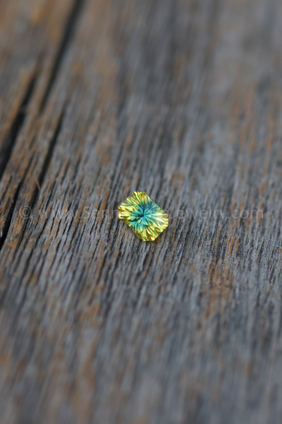 0.96 Carat Parti Yellow Green/Blue Sapphire Octagon -  6.1x4.5mm - Esko Universe Cut ™