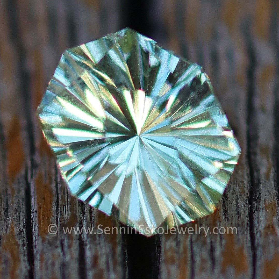 0.8 Carat Mint garnet cushion - 6.3x5.1mm - Esko Universe Cut ™