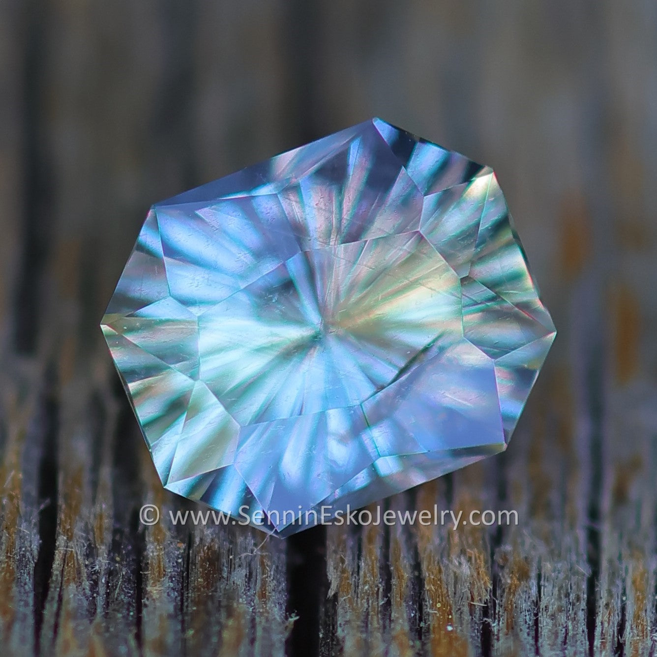 天然石Gemstone 1.2 Carat Silvery Violet/Lilac Sapphire Octagon - 6.8x5.7mm - Esko