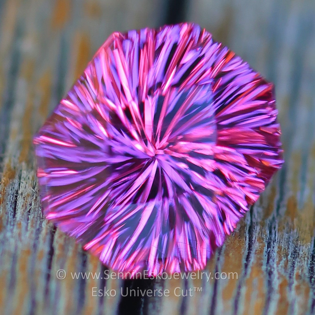 STREULE GARNET 70 24.0㎝ 1.88 Carat Electric Pink Garnet Octagon - 7.6x6.6mm - Esko