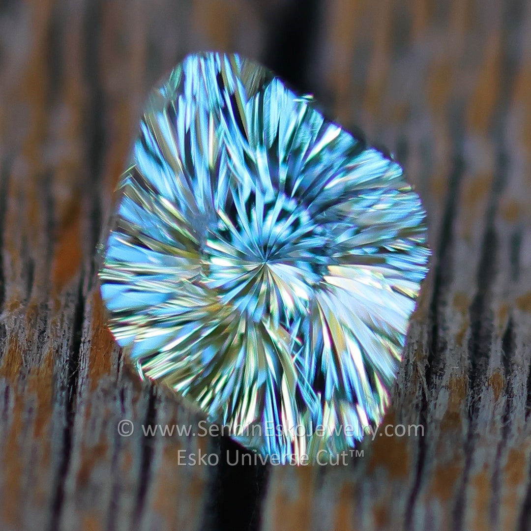 1 carat Vanadium Beryl Do-Decagon - 7.8x6.1mm - Esko Universe Cut ™