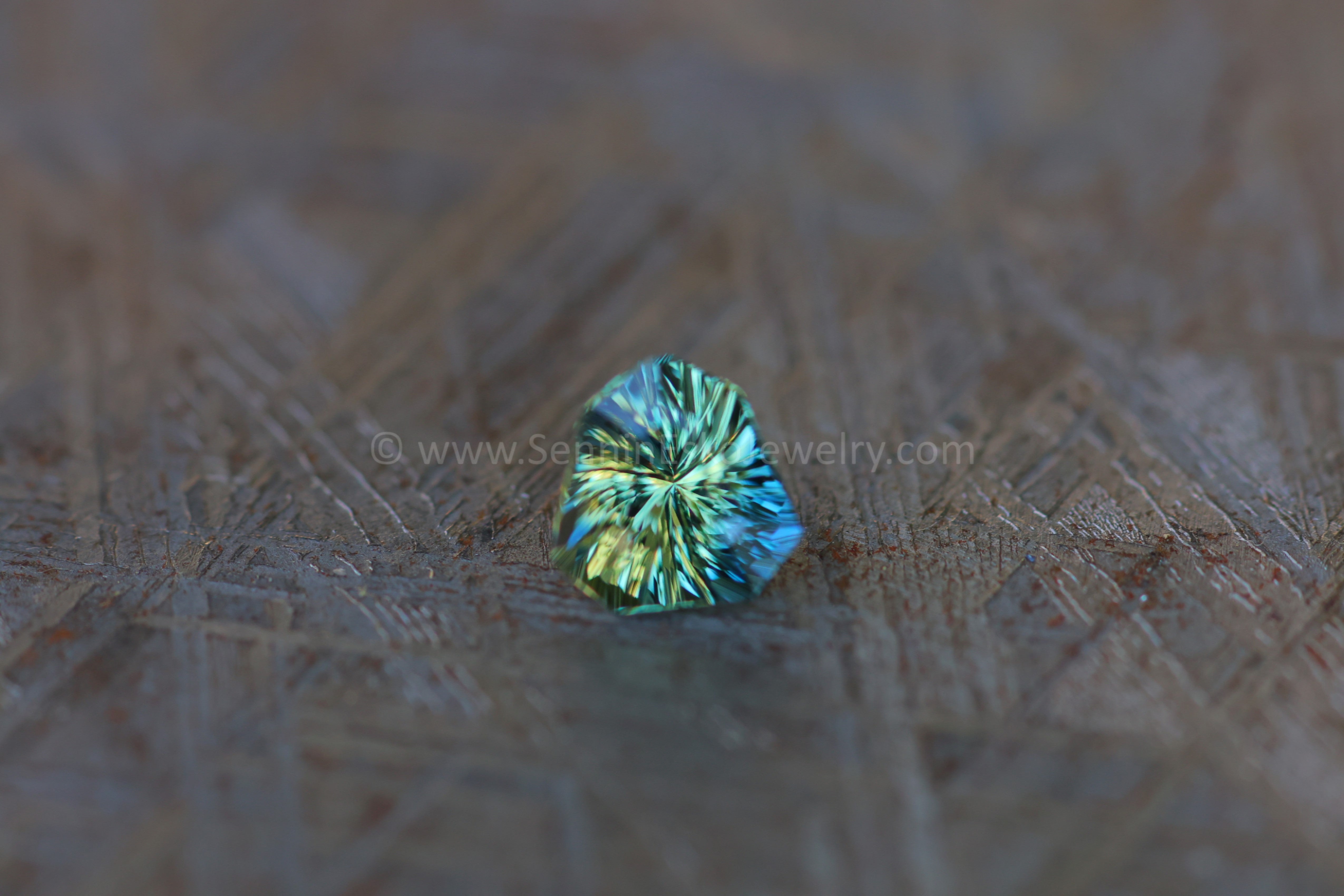 0.61ct Blue/Green/Yellow Sapphire Arrowhead, 4.8x4.9mm - Galaxy