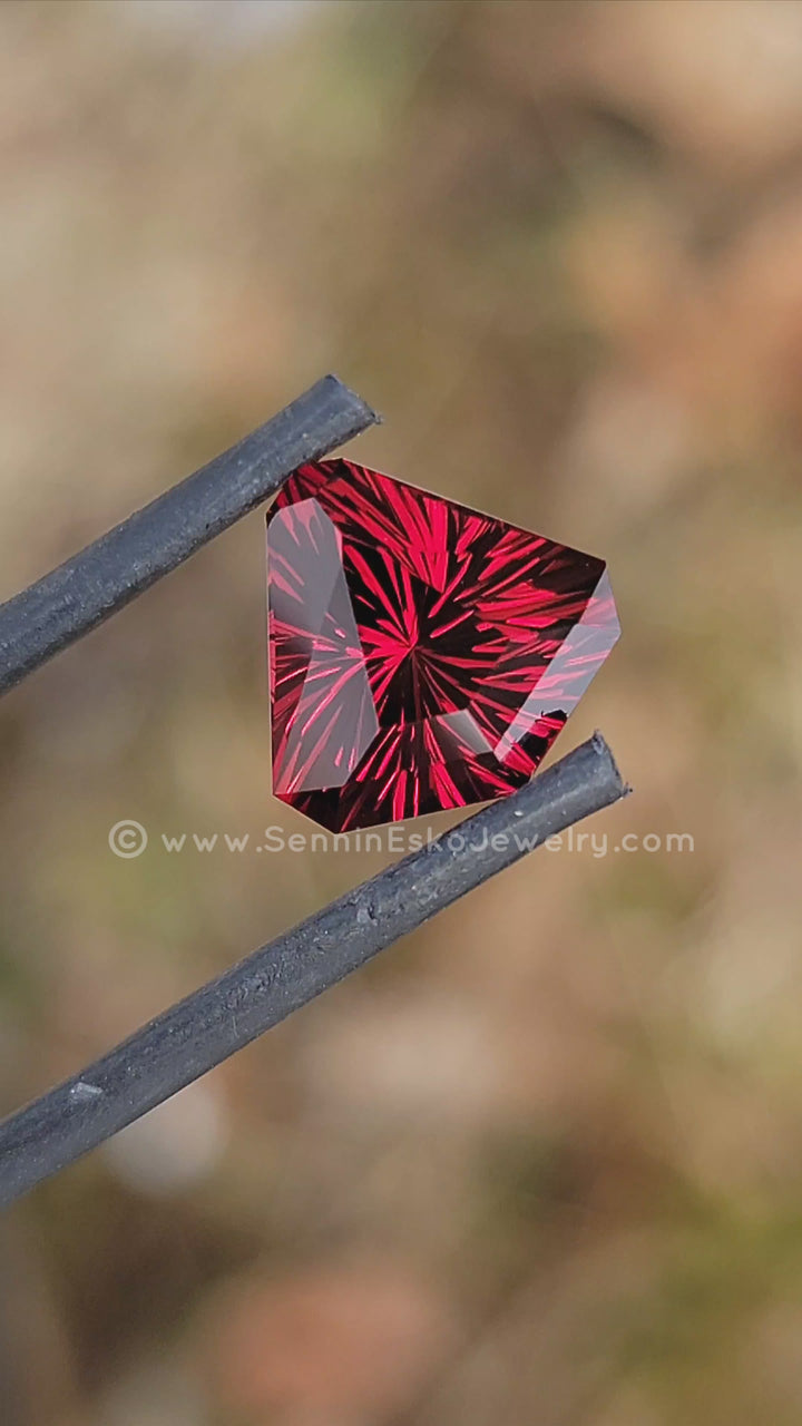 4.9 Carat Rhodolite Garnet Kite -10.9x11.2mm - Esko Universe Cut ™