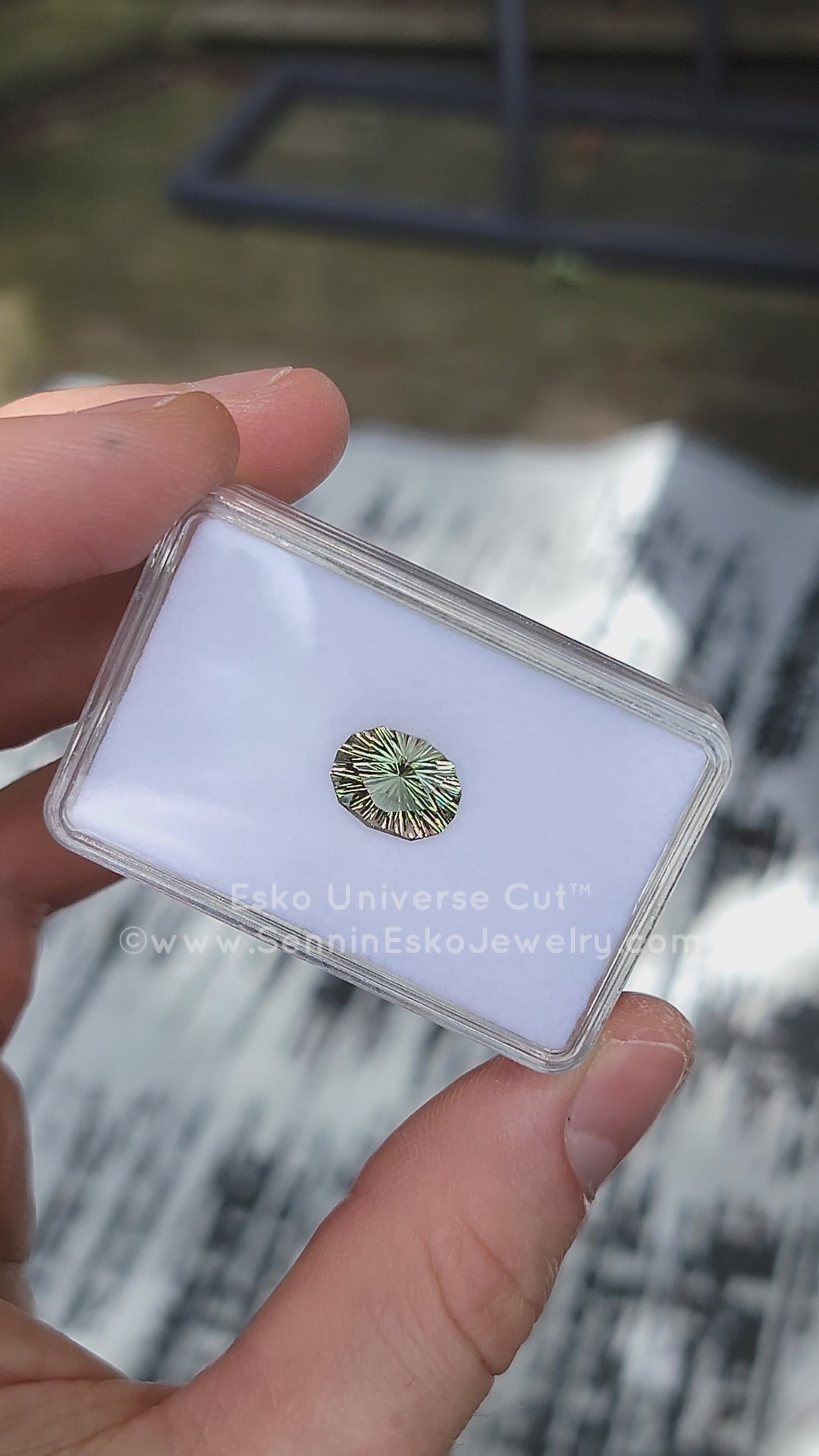 4.9 Carat Green/Yellow Oregon Sunstone Oval Cushion - 12.6x10mm - Esko Universe Cut ™
