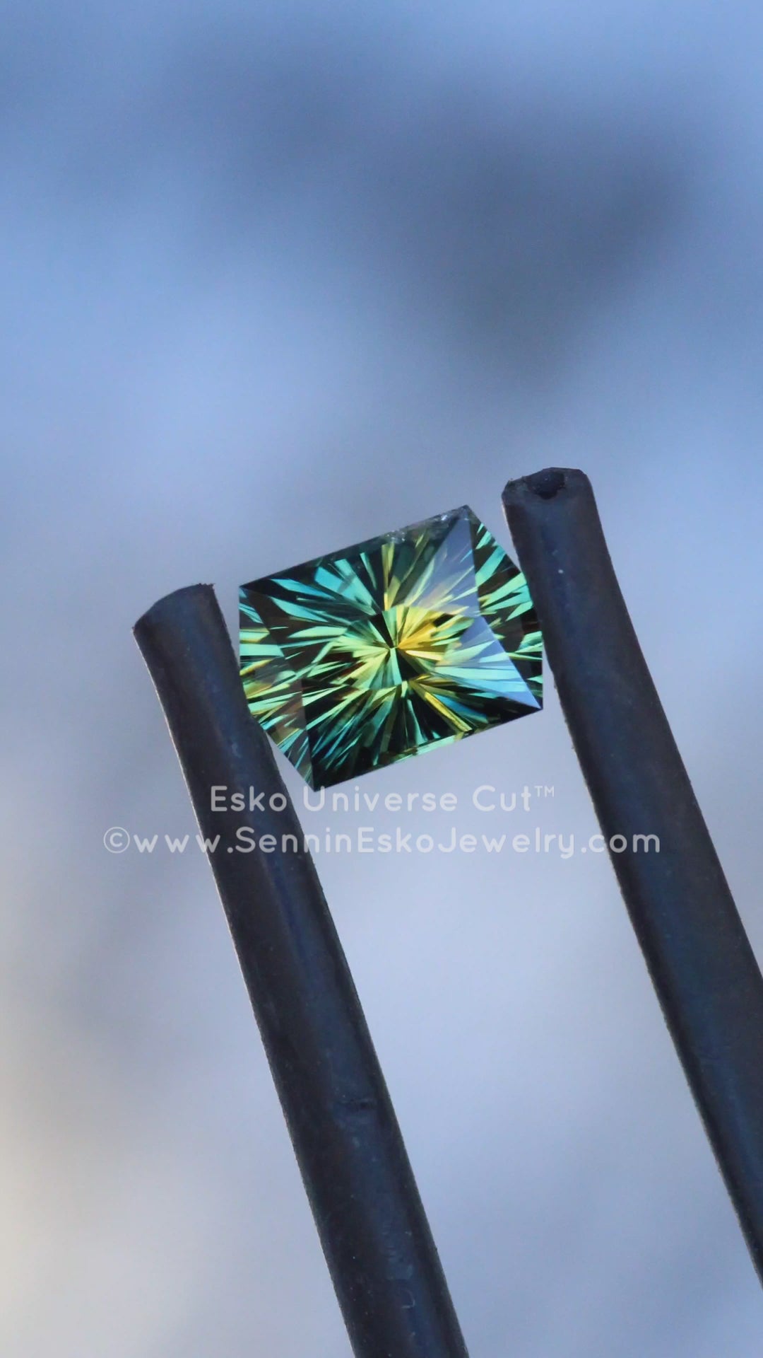 0.81 Carat Yellow/Green Striped Parti Sapphire - 6.1x4.2mm - Esko Universe Cut ™