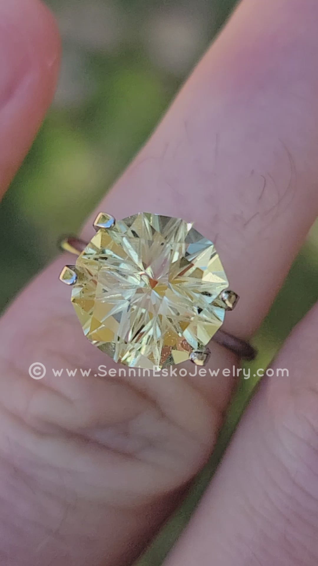 4.38 Carat Golden Heliodor Star Cut - 11mm Diameter – Sennin Esko