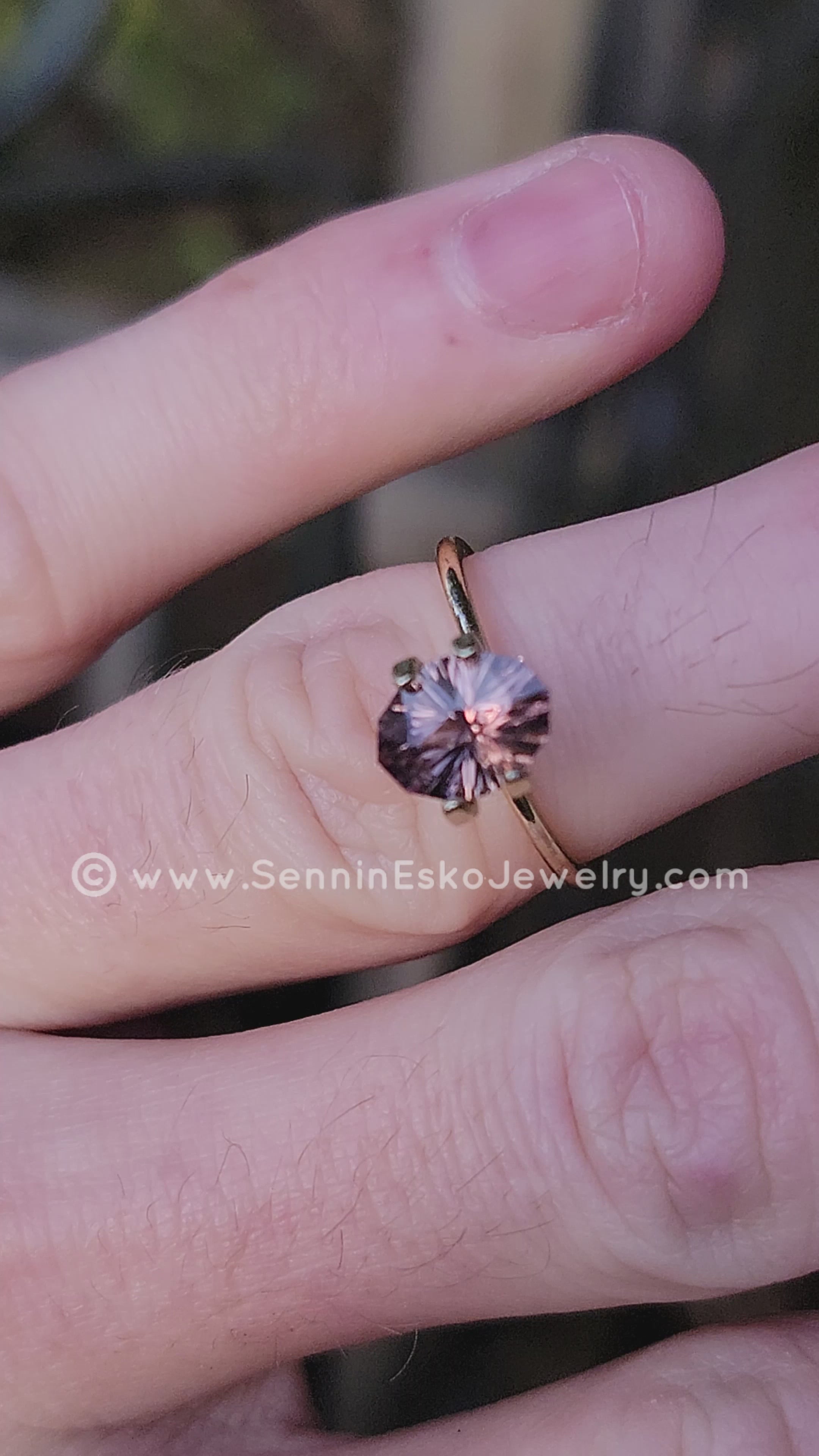 【G.E.M.】ジェドピラーペンデュラム （Sサイズ） Jane (Tethered) | Small 18mm - Gold/Scarlet – BREDA