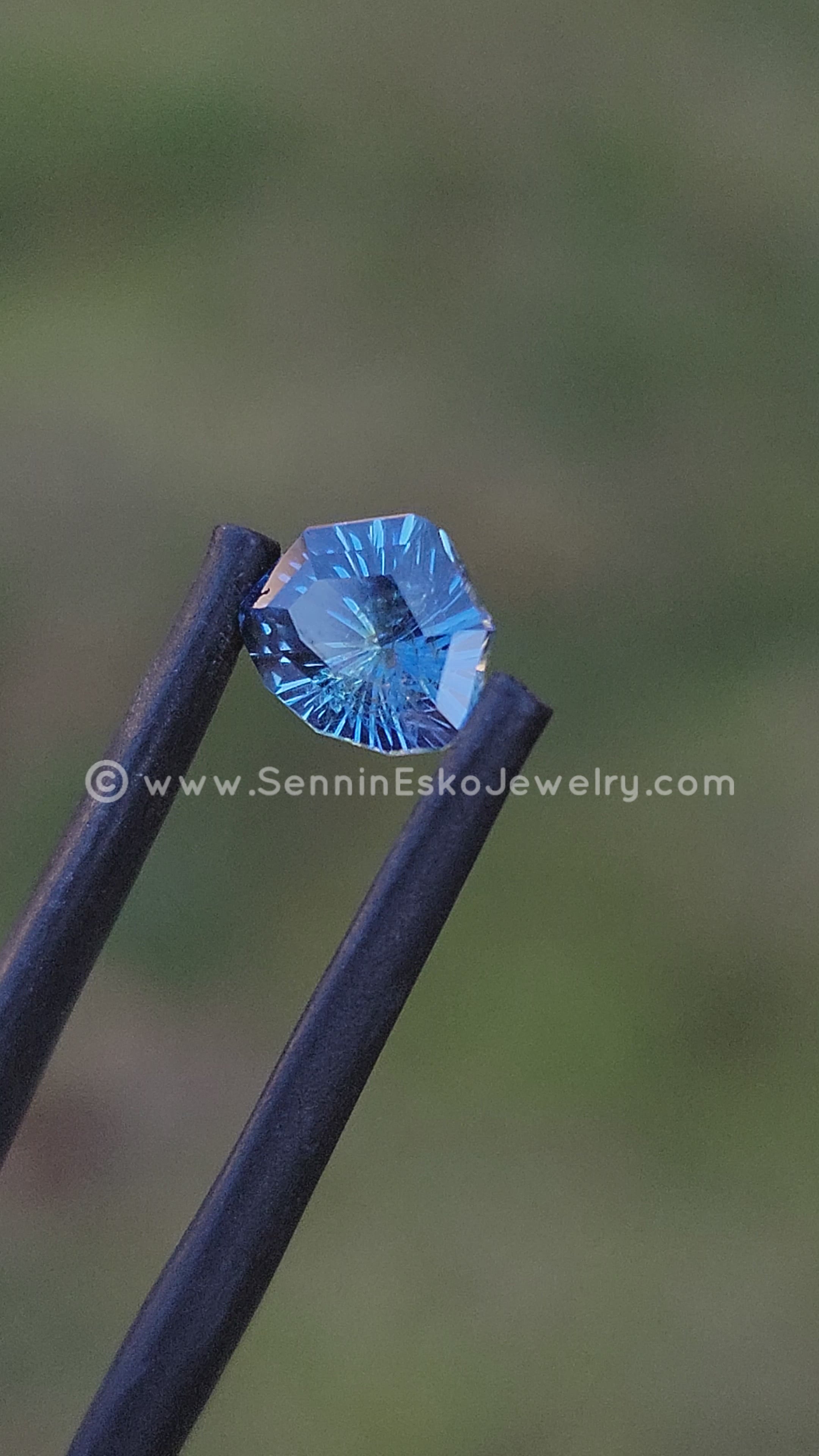 1.2 Carat Electric Blue Sapphire Triangle - 7x6.2mm – Sennin Esko