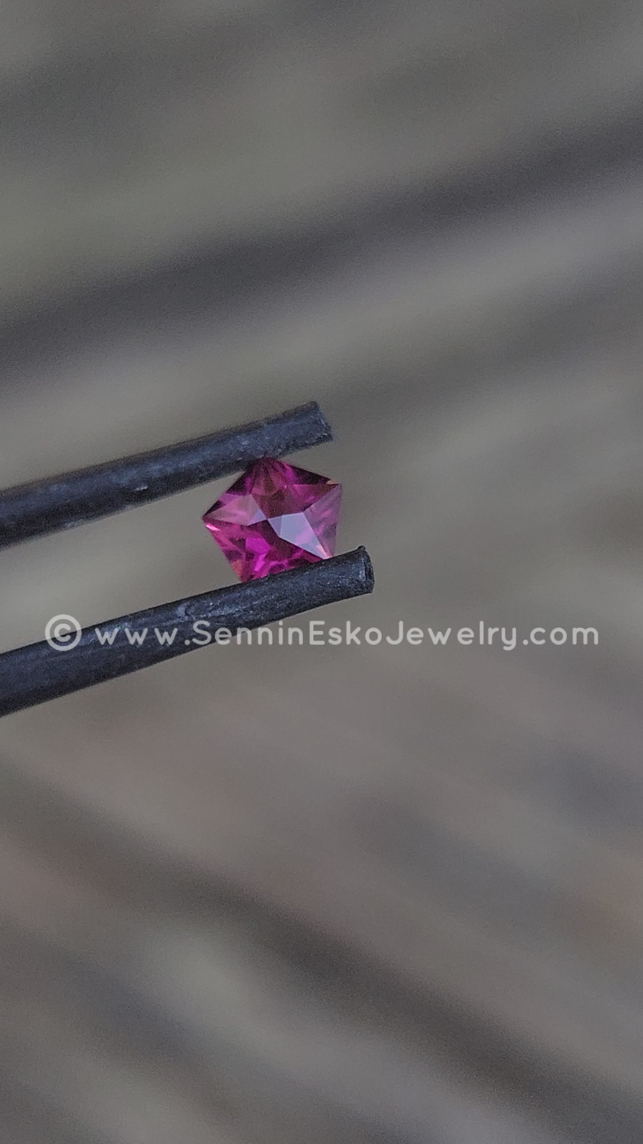 0.95 carat Star Cut Purple Garnet - 5.8mm – Sennin Esko Jewelry
