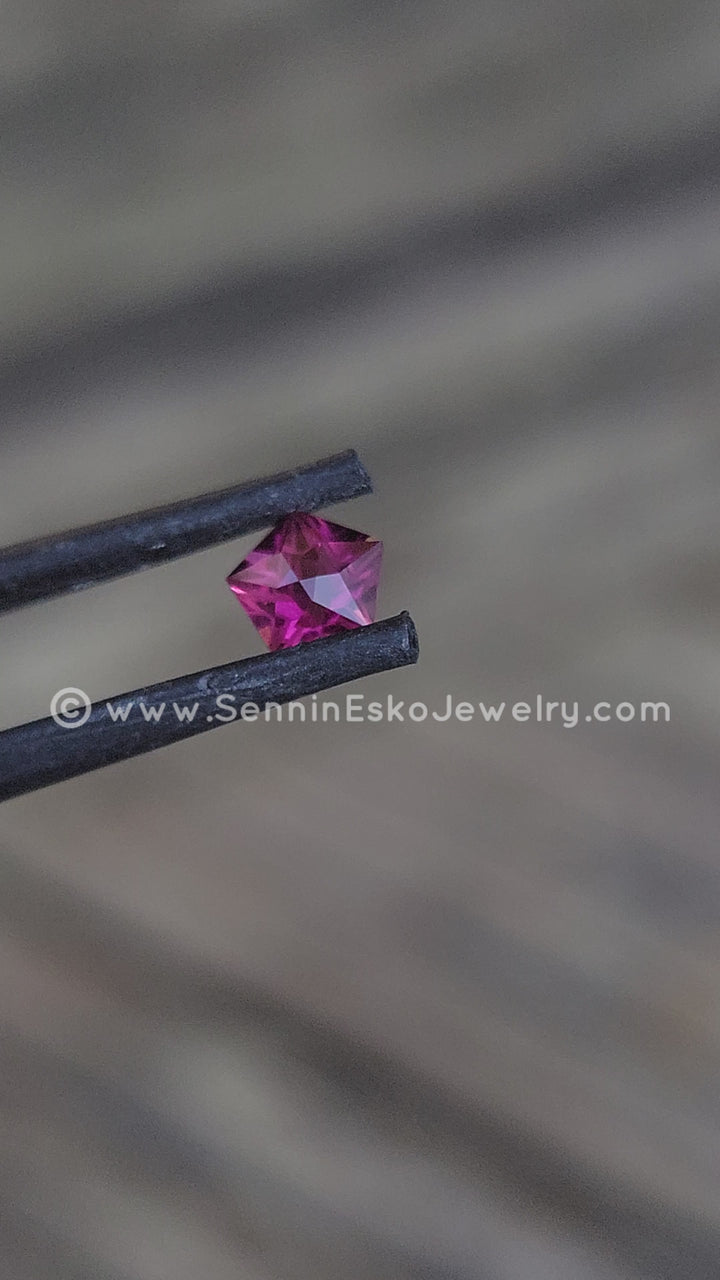 0.95 carat Star Cut Purple Garnet - 5.8mm