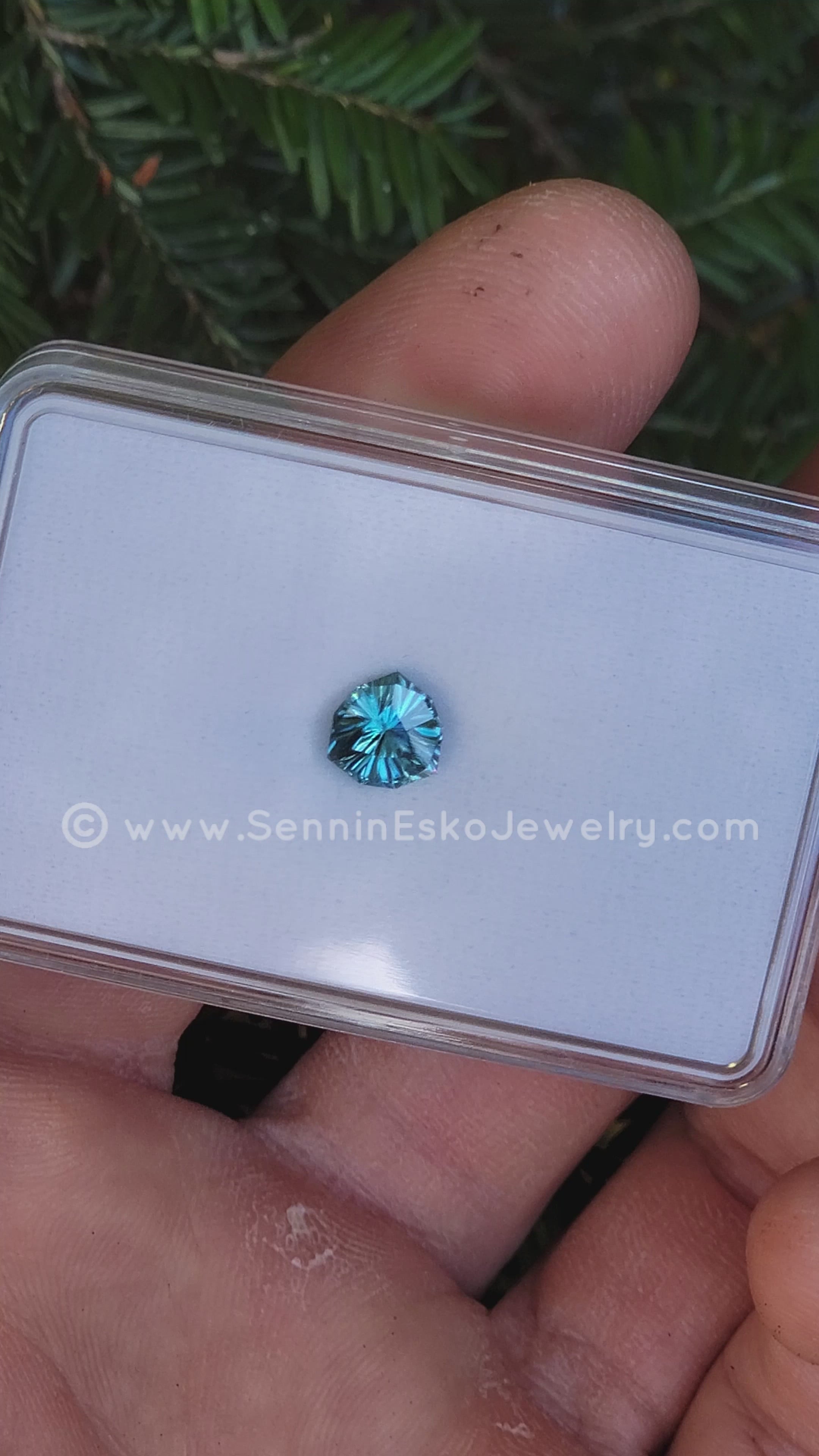 1.9 Carat Blue Zircon Trillion - 7.2x6.7mm - Galaxy Cut – Sennin