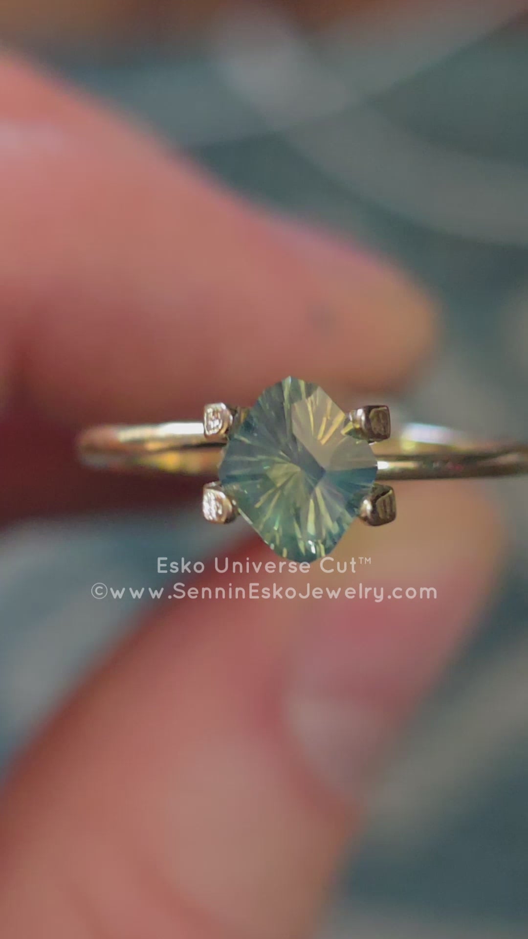 0.99 Carat Teal/Yellow Opalescent Sapphire - 6.9x6mm - Esko Universe Cut ™