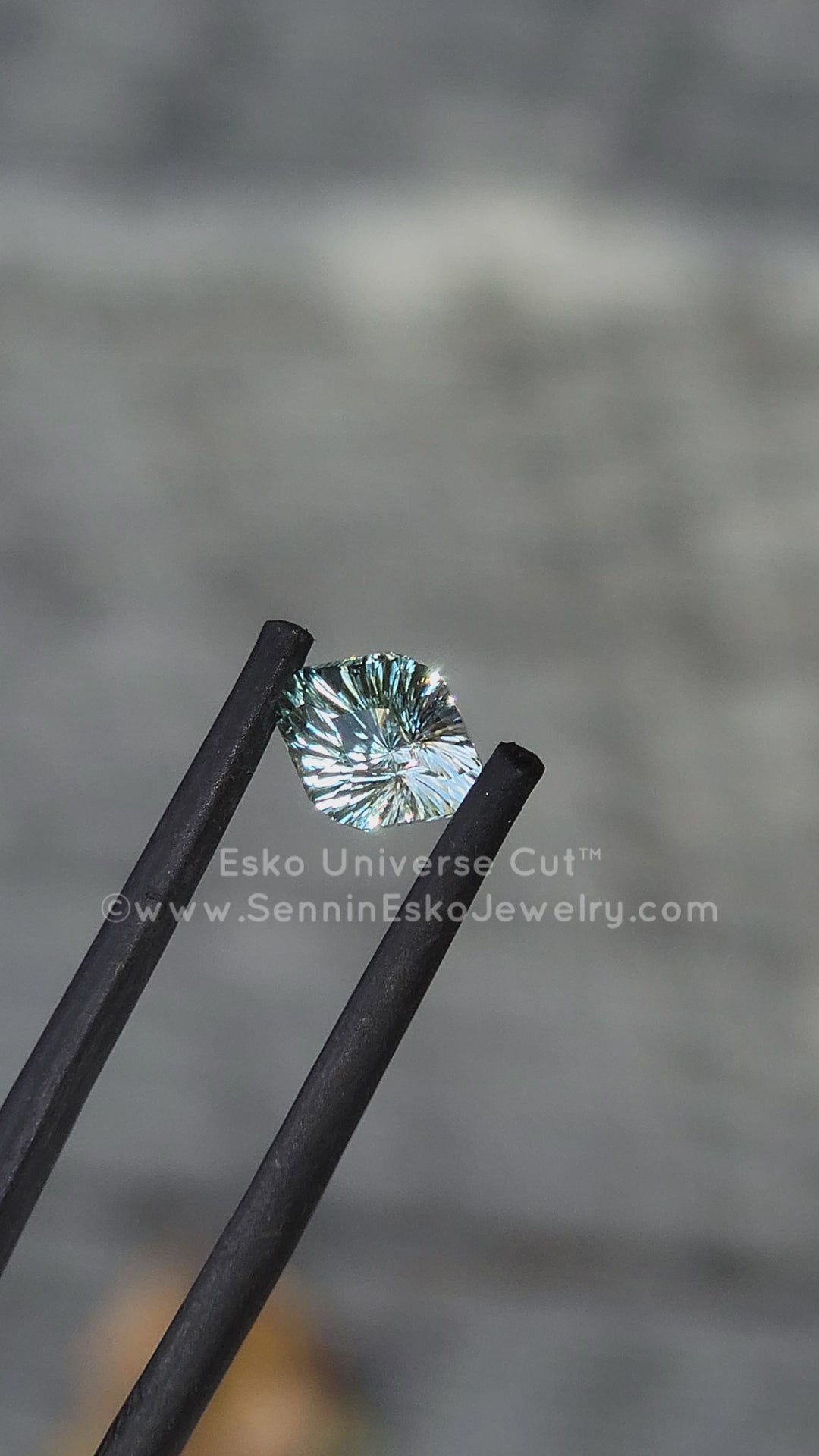 1 carat Vanadium Beryl Do-Decagon - 7.8x6.1mm - Esko Universe Cut ™