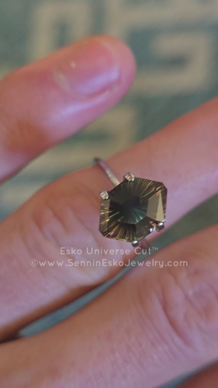 3.8 Carat Green/Orange Oregon Sunstone - 12x8.8mm - Esko Universe Cut ™