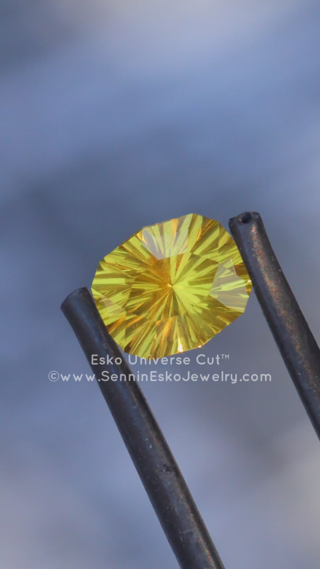 2.2 Carat Golden Sapphire Cushion - 8.2x6.8mm - Esko Universe Cut ™