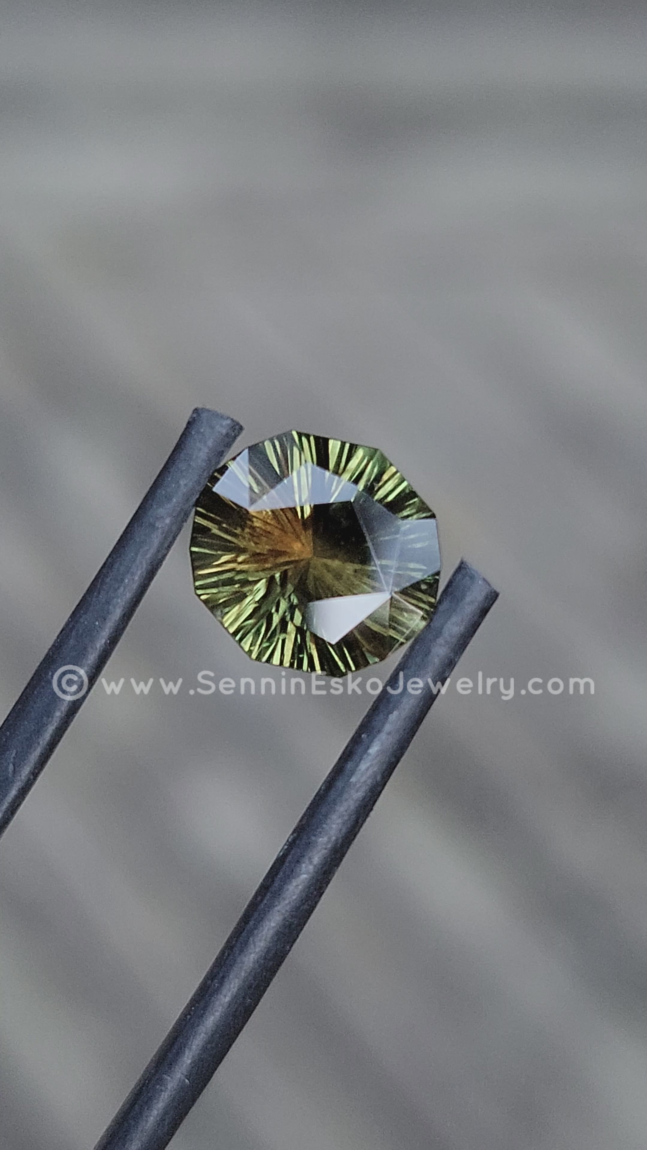 2.8 Carat Hazel Sapphire Oval - 9.2x8.6mm – Sennin Esko Jewelry