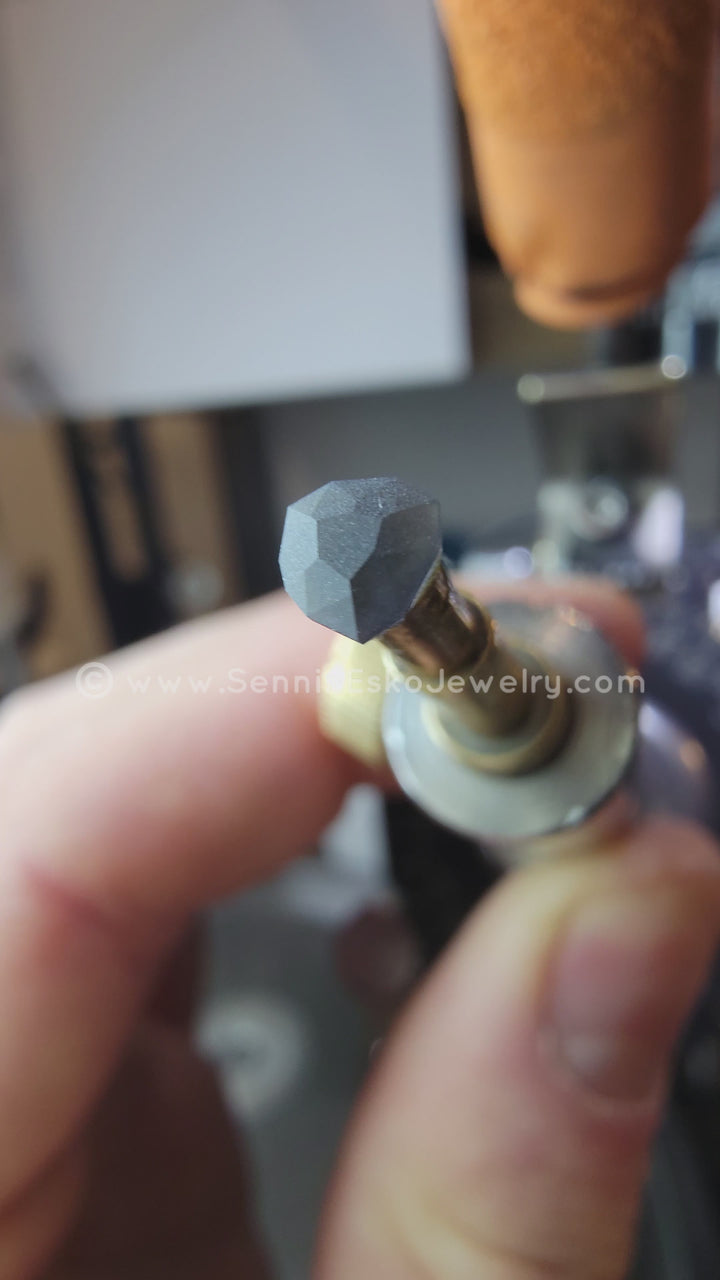 0.45 Carat Violet Sapphire Triangle - 4.4x4.4mm - Esko Universe Cut ™