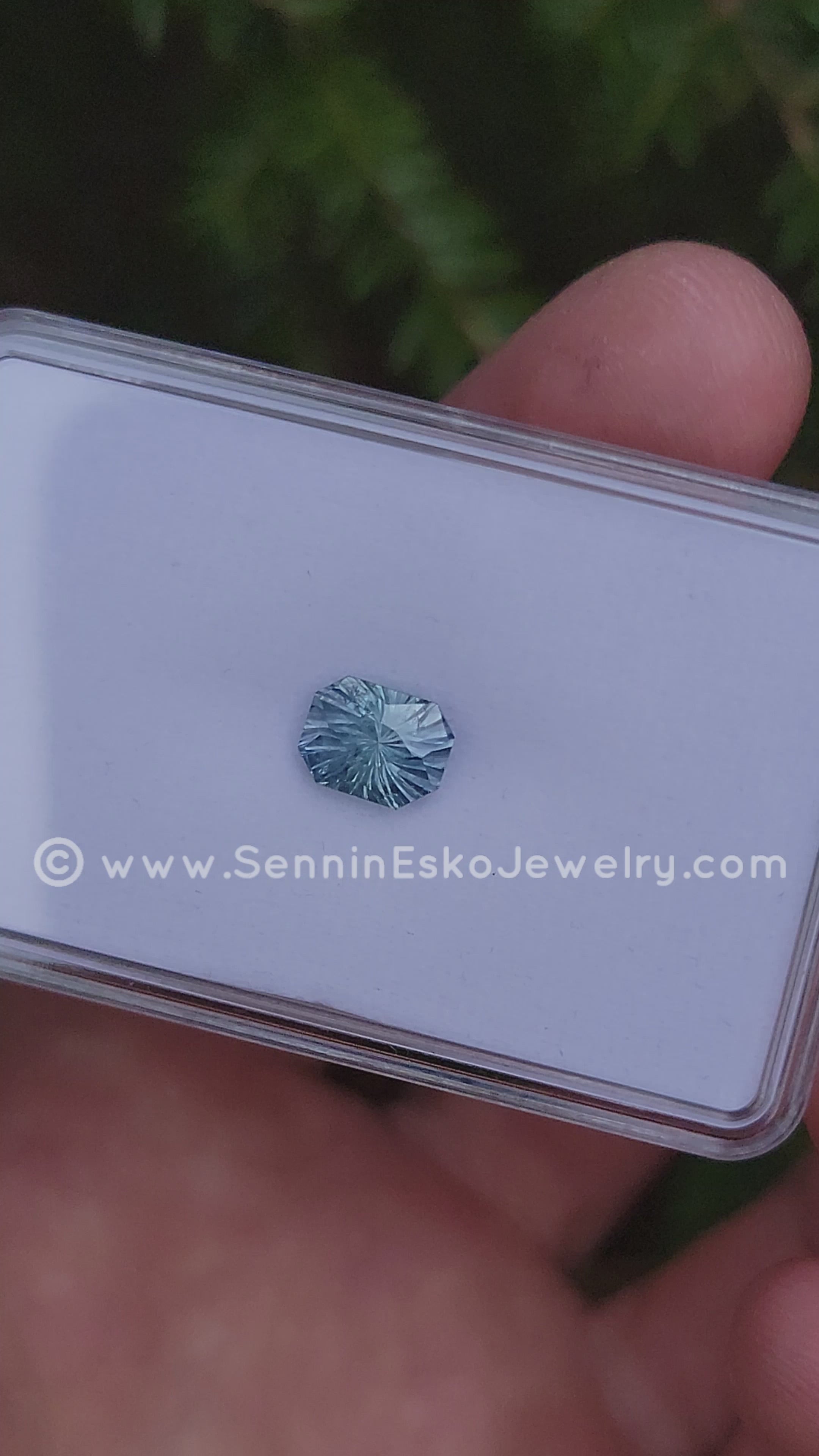 閃星鉱　1.2kgーt608 2.4 Carat Teal Montana Sapphire Octagon - Galaxy Cut – Sennin Esko