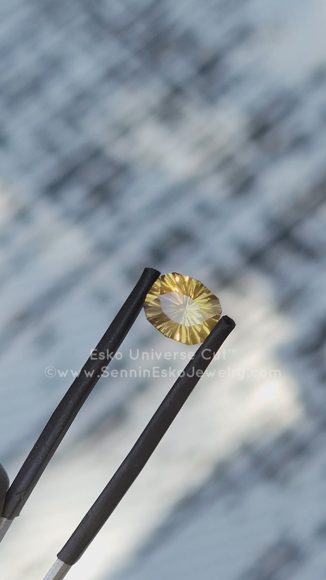 2.2 Carat Golden Sapphire Cushion - 8.2x6.8mm - Esko Universe Cut ™