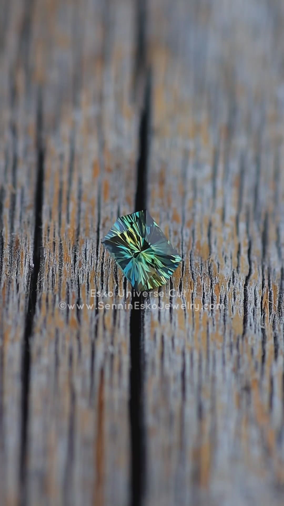 0.81 Carat Yellow/Green Striped Parti Sapphire - 6.1x4.2mm - Esko Universe Cut ™