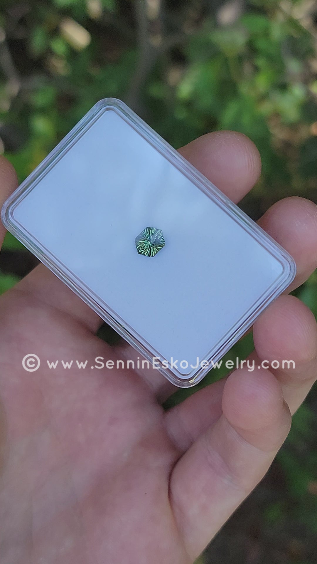 1,35 Karat waldgrüner sechseckiger Saphir – 7,2 x 5,6 mm, Fantasy-Schliff