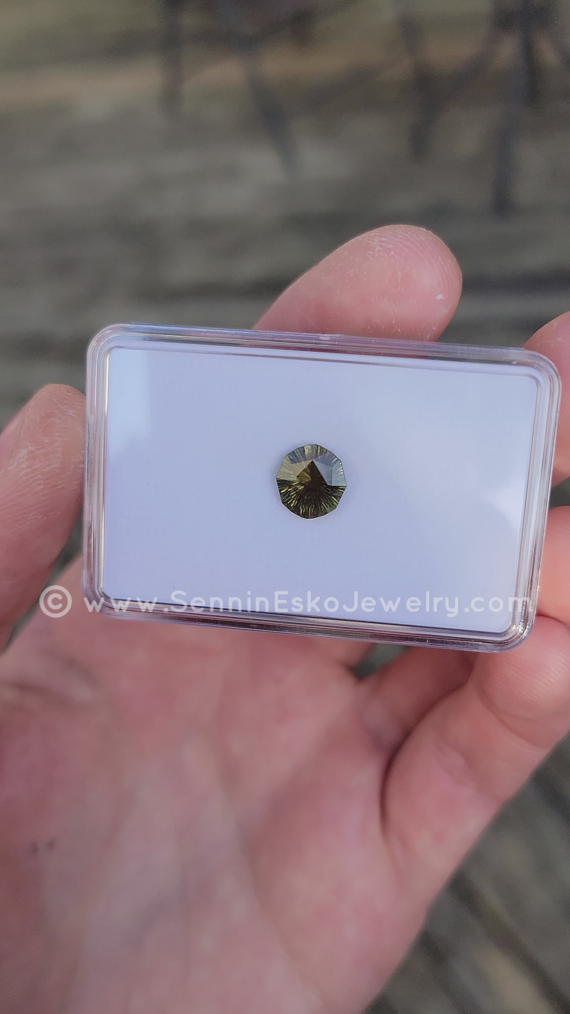 2.8 Carat Hazel Sapphire Oval - 9.2x8.6mm – Sennin Esko Jewelry
