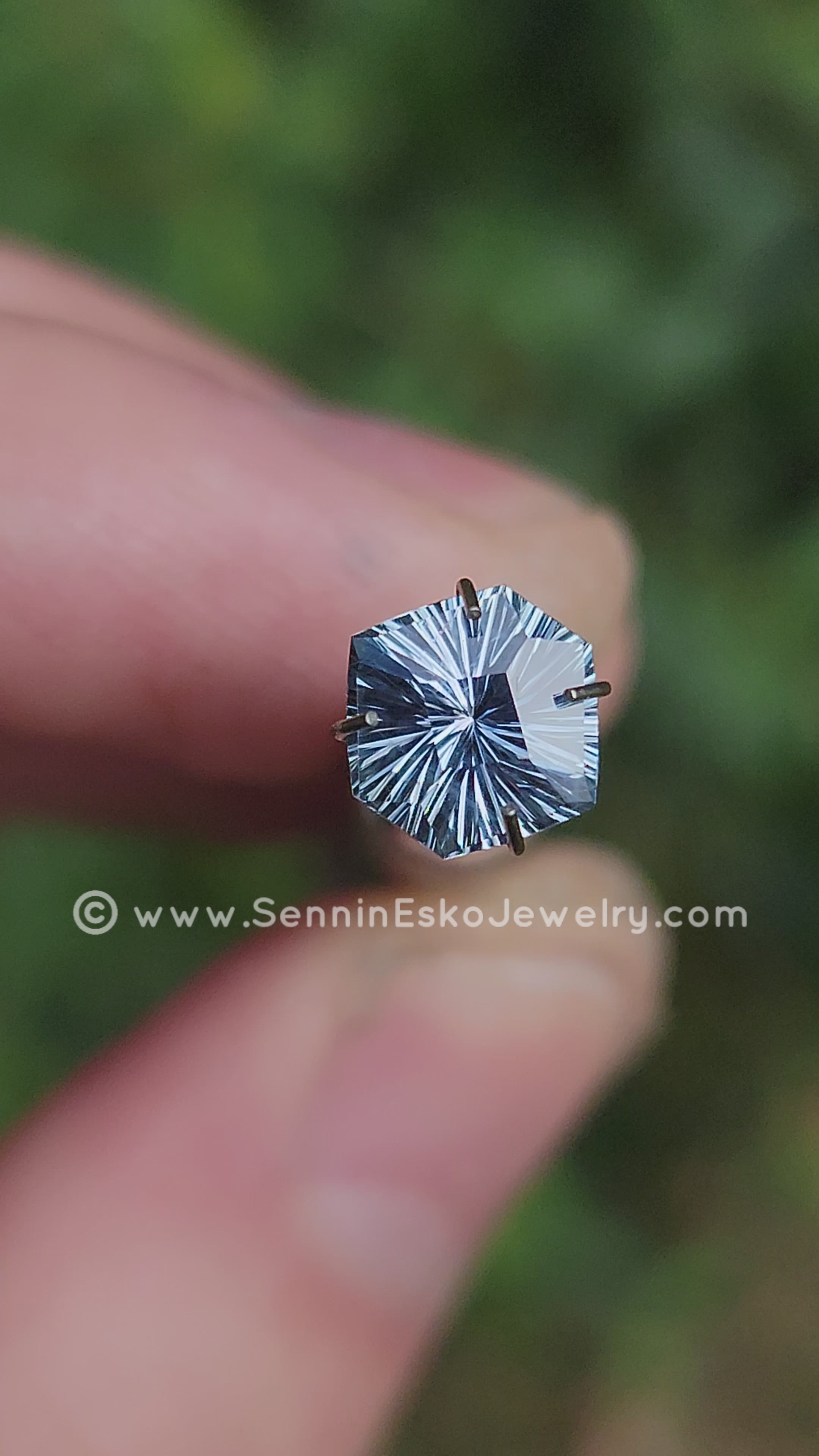 ラブカSAPPHIRE MOON 朝香果林 SECE ラブカSAPPHIRE MOON 朝香果林 SEC P+ 20.03 Carat Ceylon Sapphire