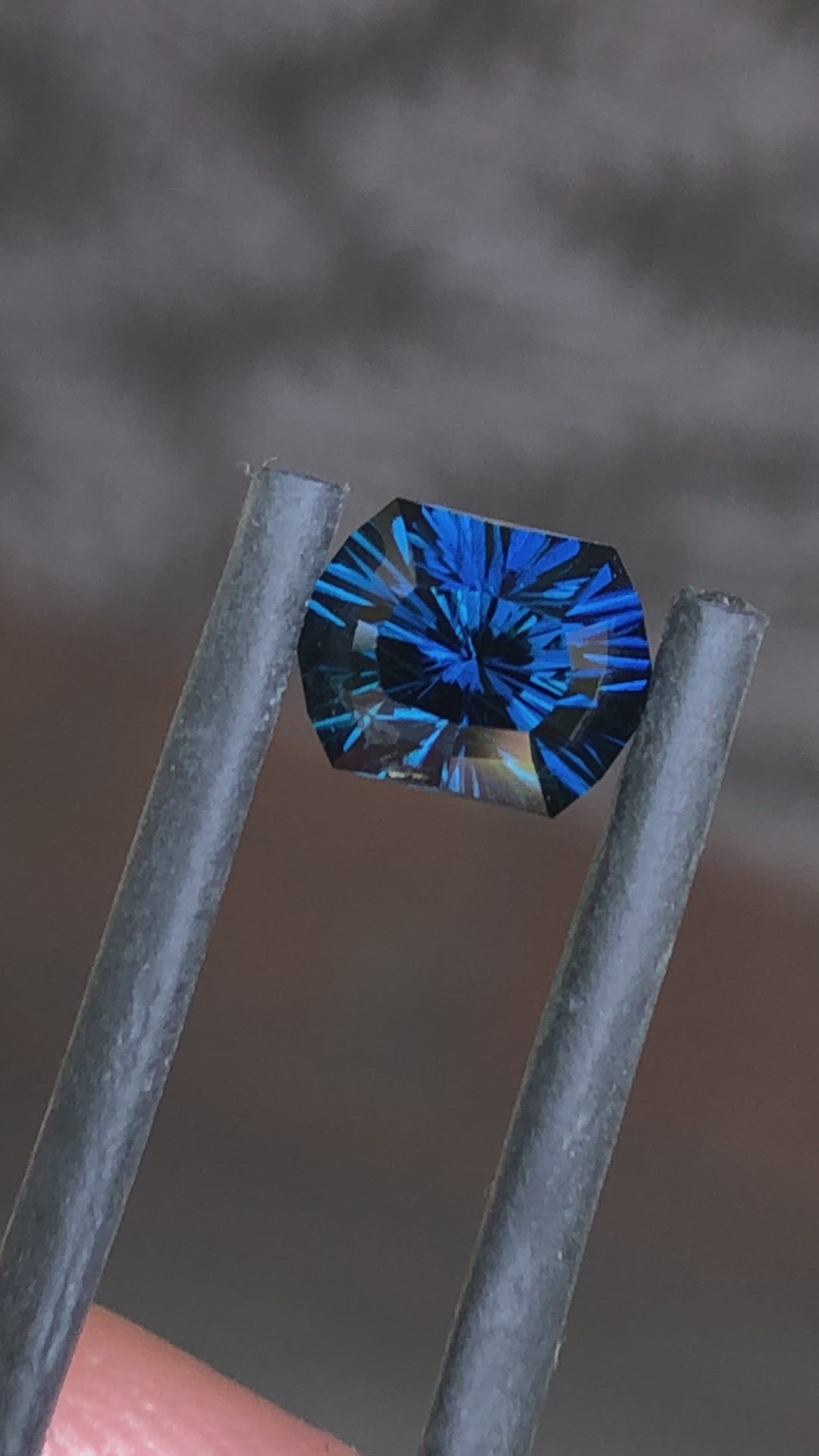 Taille Fantaisie Saphir Bleu-Vert 1.4ct - Forme Coussin/Ovale 5.4x6.7mm