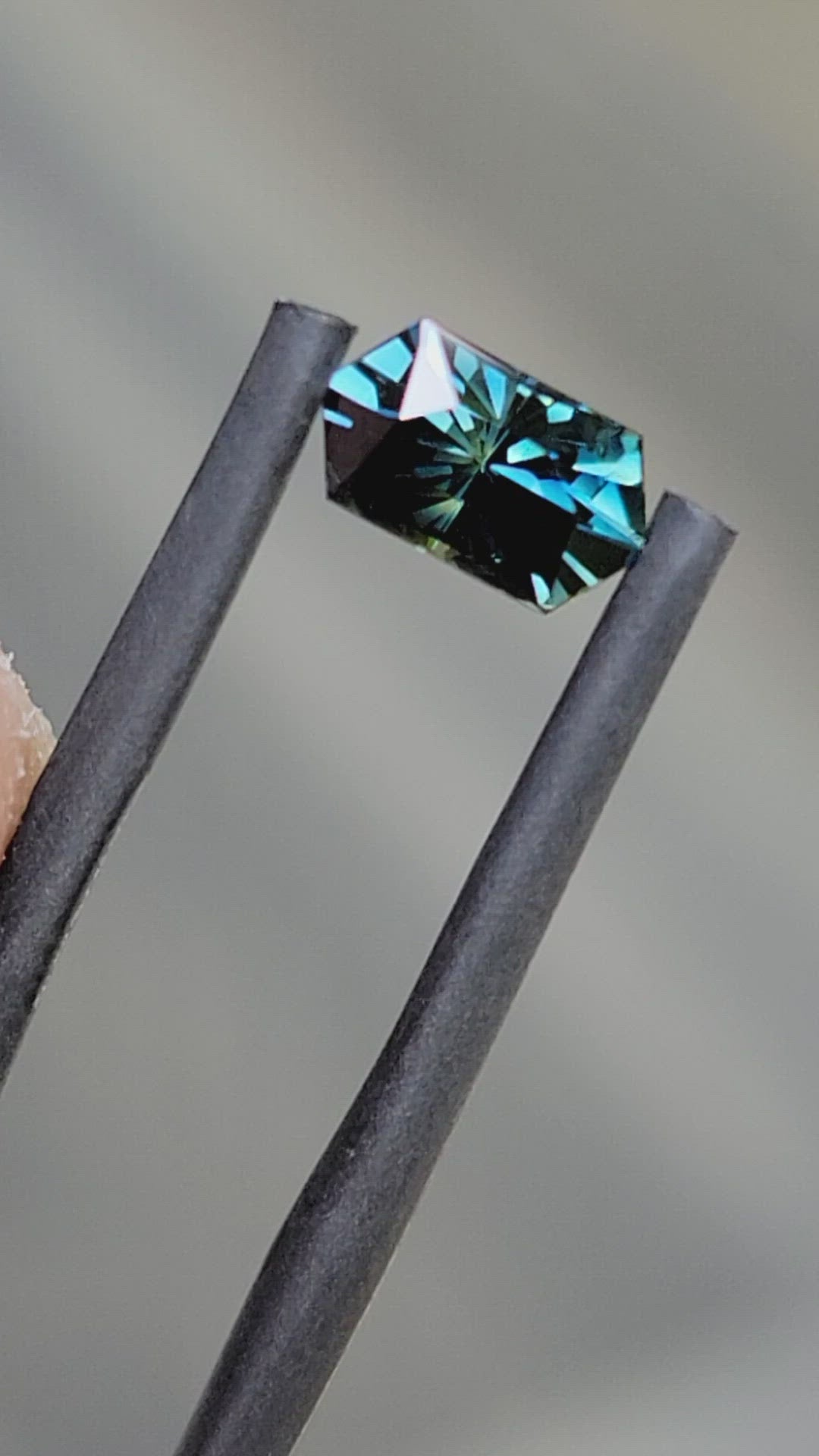1.43 carat Parti Sapphire Hexagon - Bluish Green and Yellow -  Precision Cut, 7.9x4.4mm