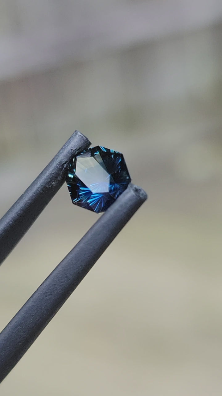 Dodécagone Saphir Bleu Velours/Vert 1.1 carat - Taille Fantaisie, 6.5x5.8mm