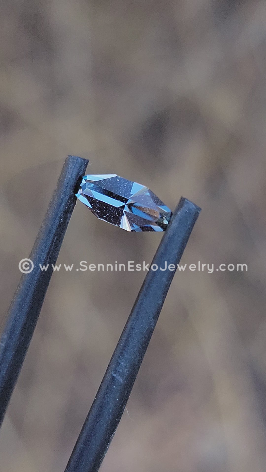 0,76 ct himmelblauer Saphir-Zehneck – Umba-Ursprung – 8,8 x 3,7 mm, Spezialschliff