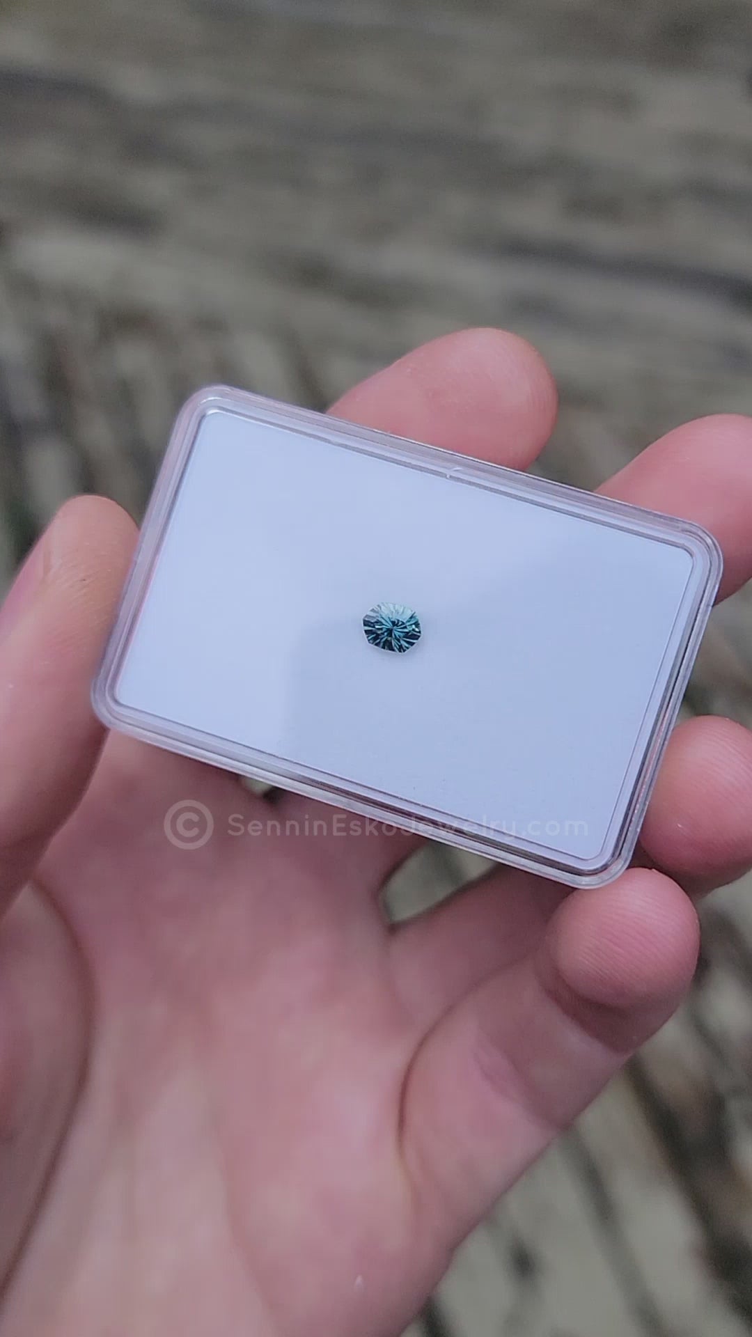 0.67 carat Teal Sapphire Hexagon - 6x4.6mm - Fantasy Cut